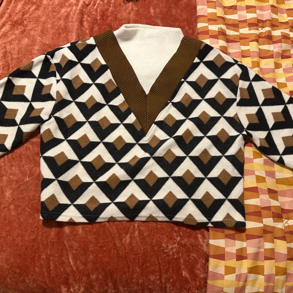 Geometric Patterned Sweater - Brown and White